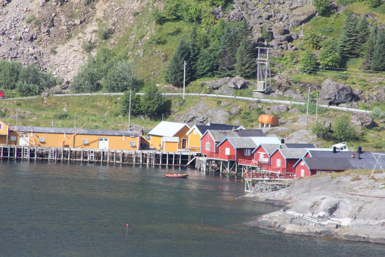 Tind Seaside Cabins Exterior photo